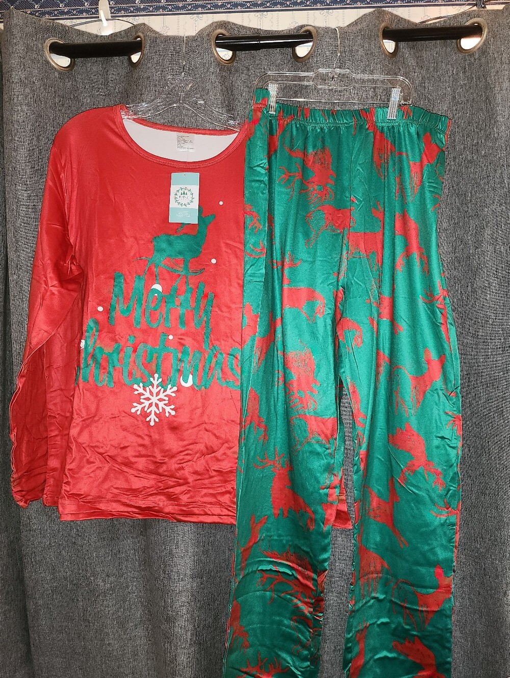 Mens Merry Christmas Red & Green Holiday Pajama Set